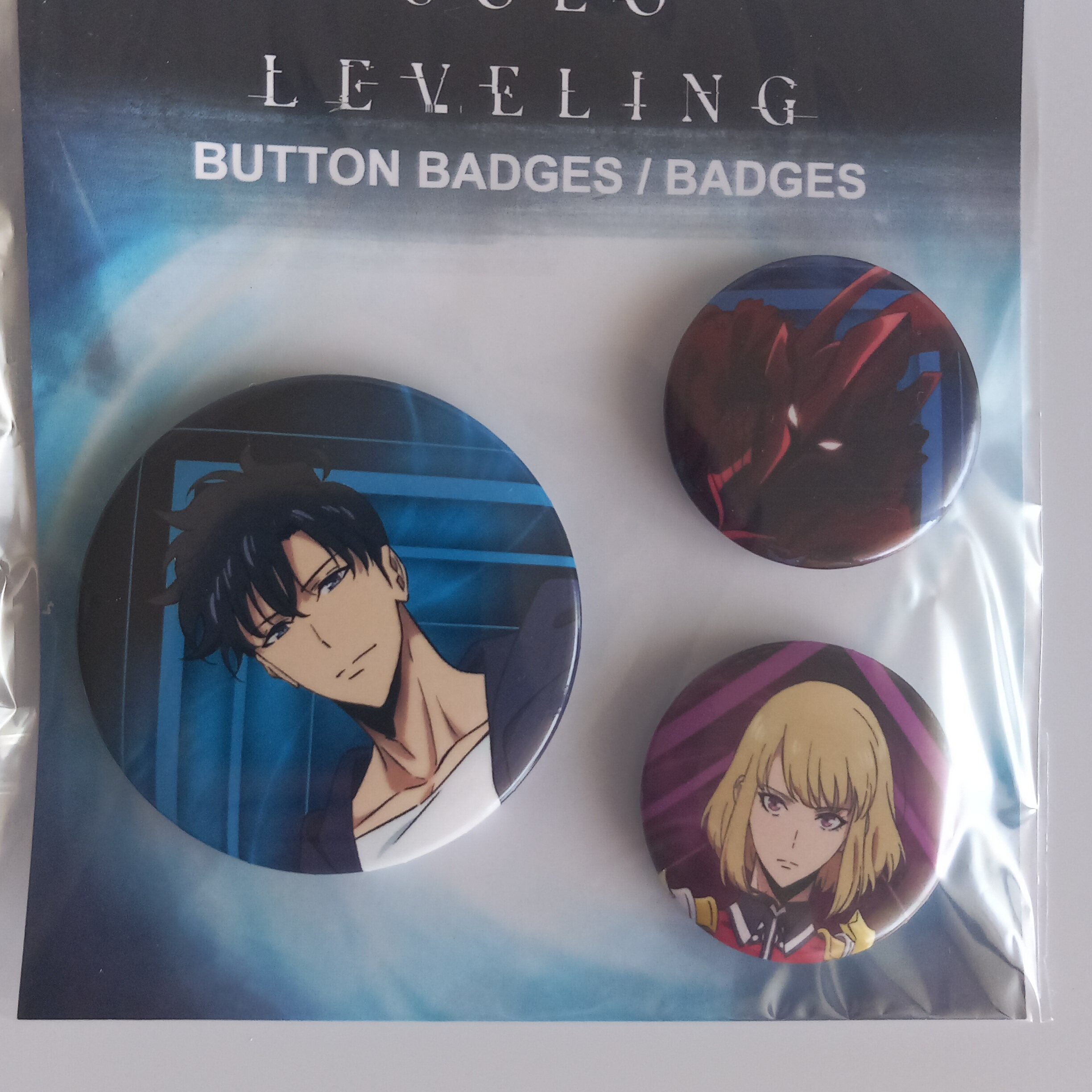 Pack 3 Badges Solo Leveling (Igris, Jinwoo & Cha Hae-In) vue de face